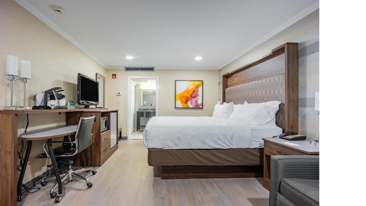 Holiday Inn Plainview-Long Island By Ihg Exterior photo